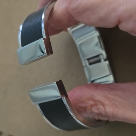 Hinged Stainless Steel Bracelet With Faux Leather Detail. Excellent Condition - Picture 6 of 7